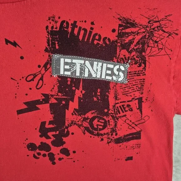 Vintage Etnies Skateboard Shirt Men’s XL Red Crew Neck Y2K Surf Skater Grunge - Picture 4 of 12